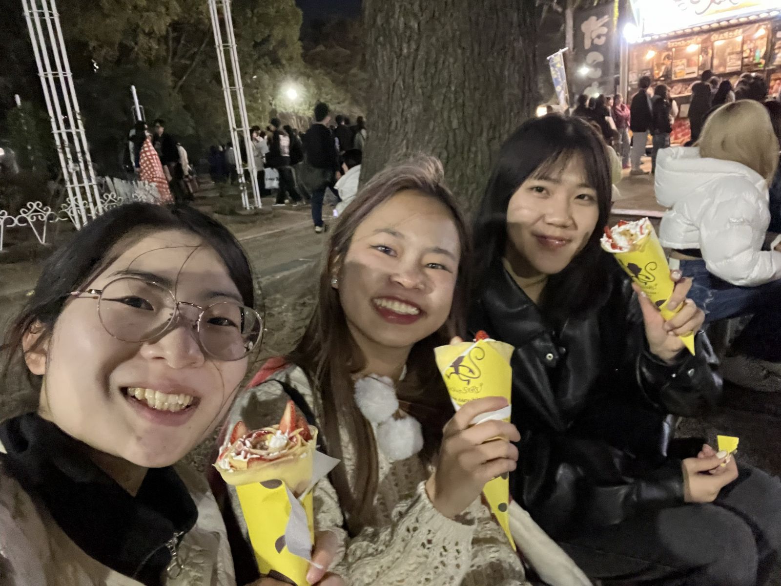 留学生と夜桜を見にきました